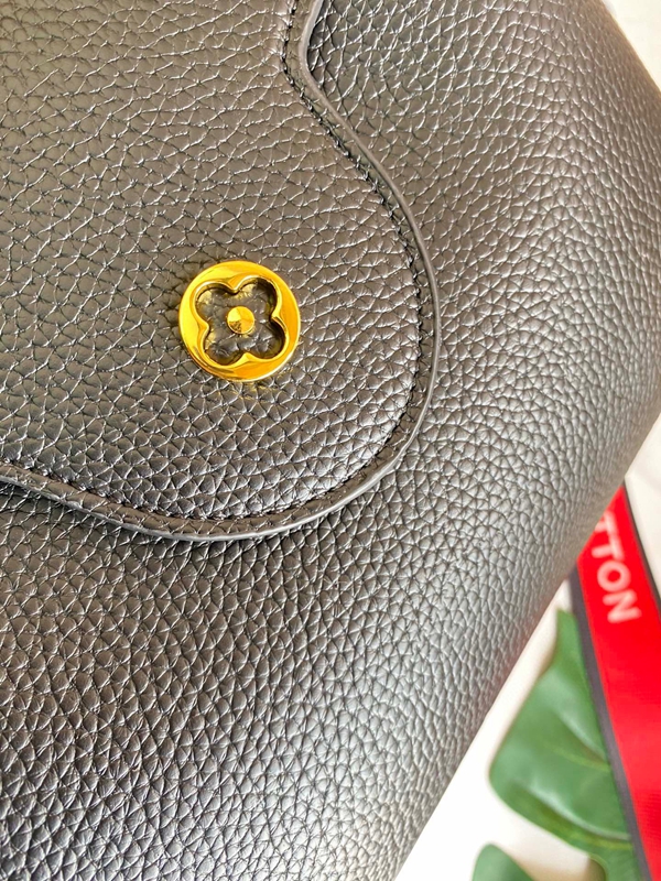 ルイヴィトンバッグ角部分ディテール